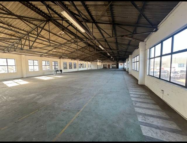 2,468M² WAREHOUSE TO LET IN PAARDEN EILAND